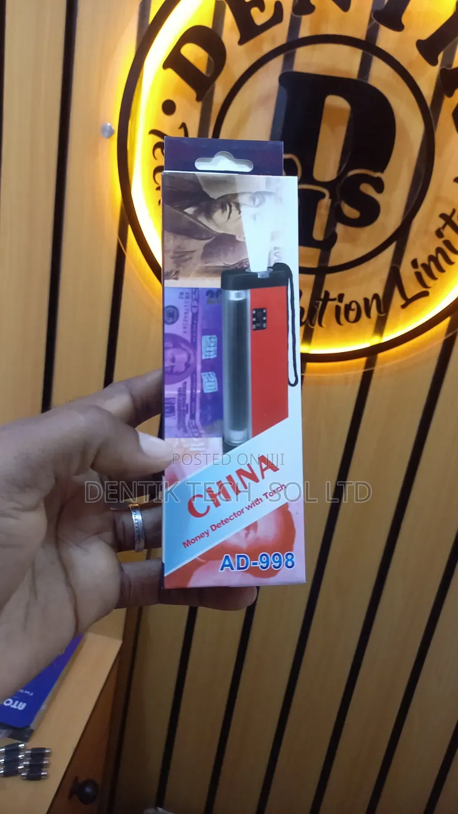 Handy Fake Money Detector With Torch - Red
