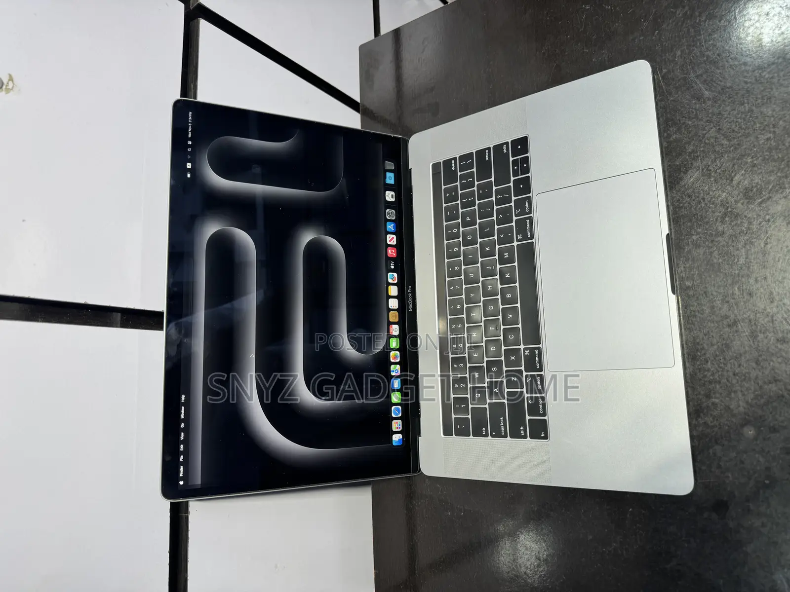 Laptop Apple MacBook Pro 2019 32GB Intel Core I9 SSD 500GB