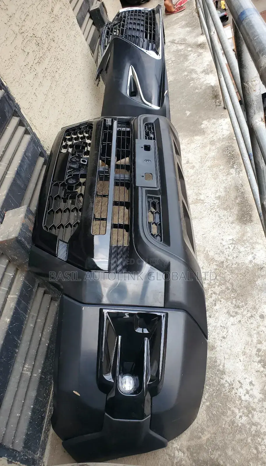 High Quality Hilux 2020-2022 Complete Front Bumper