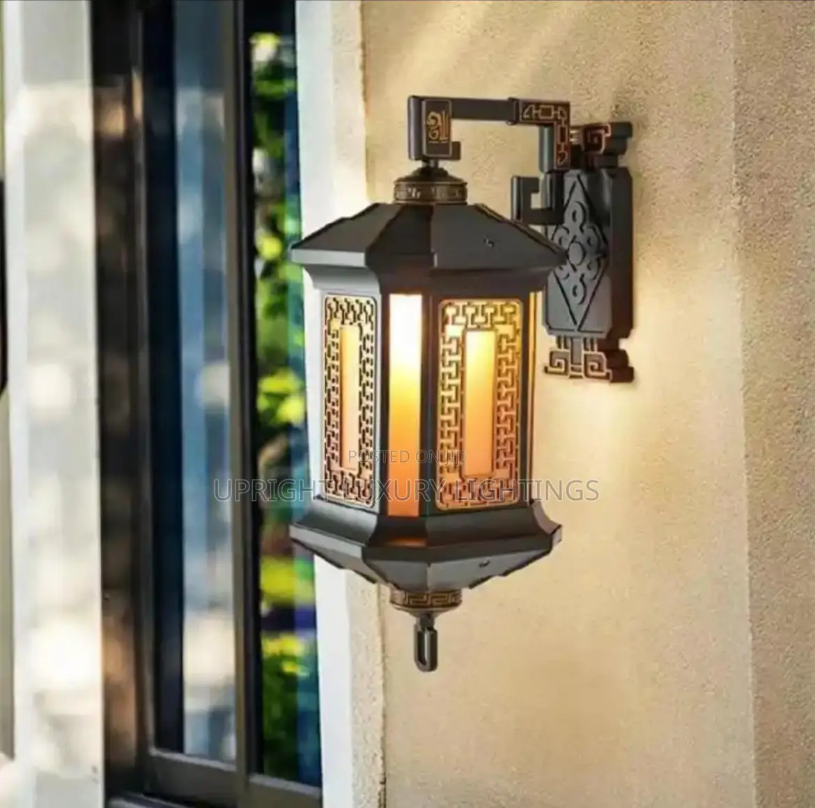 Pillar/Outside Wall Light