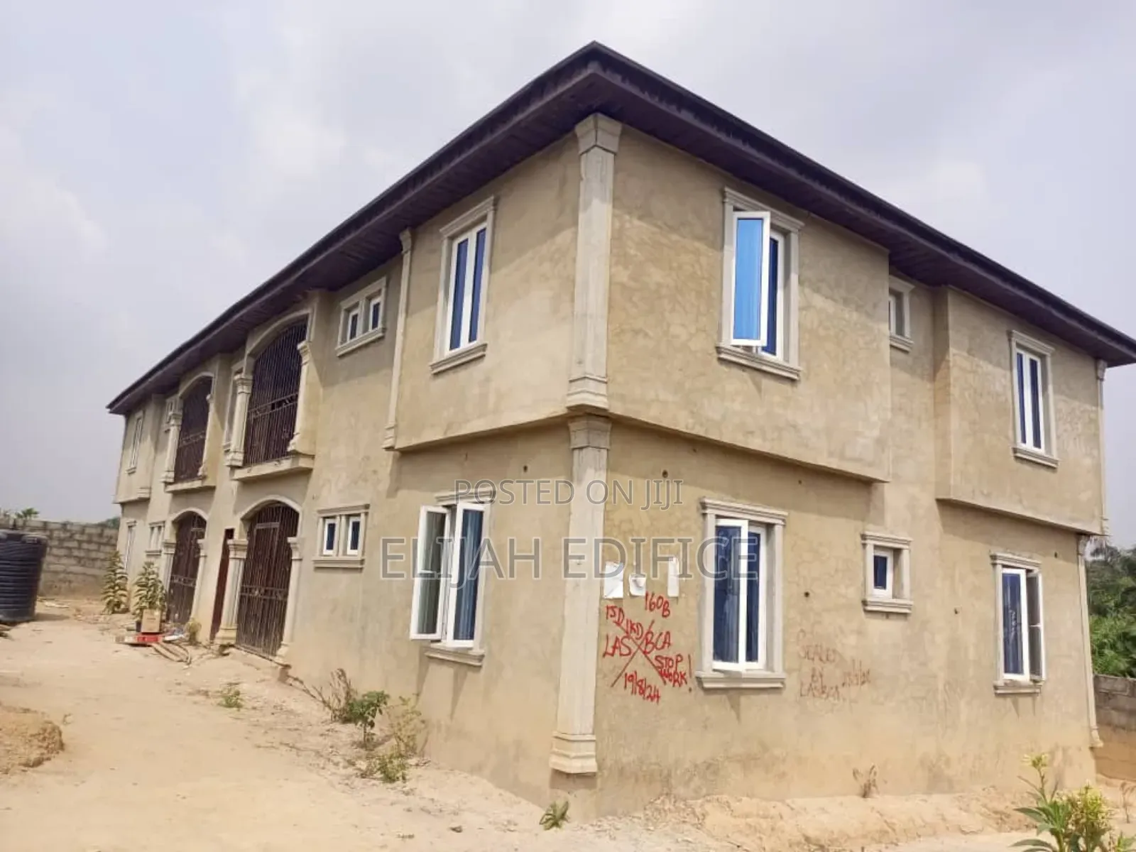 12bdrm Block of Flats in Parkview, Ikorodu for sale
