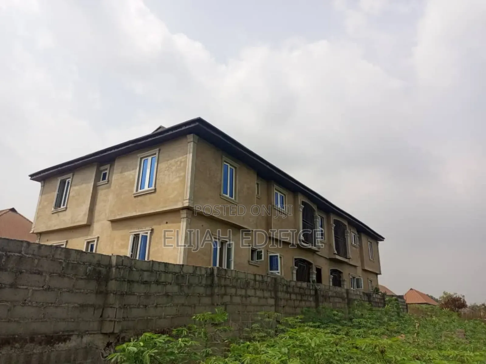 12bdrm Block of Flats in Parkview, Ikorodu for sale