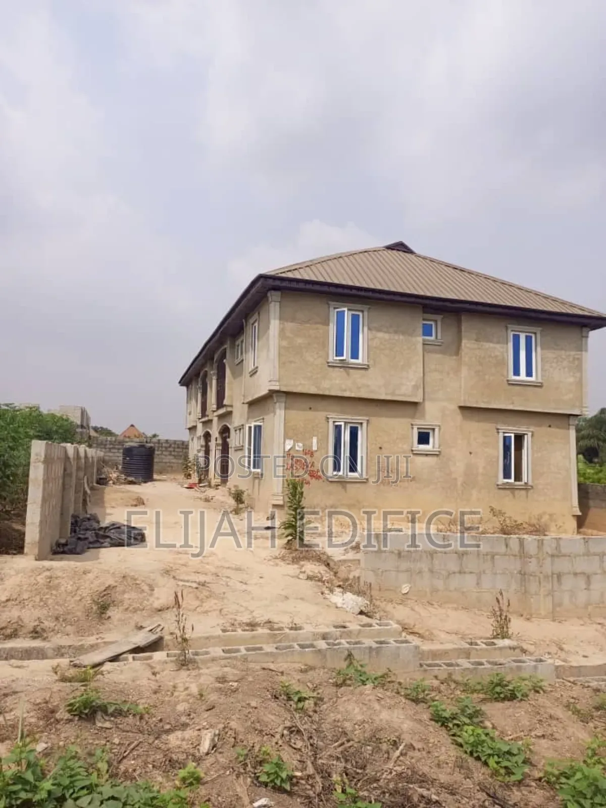 12bdrm Block of Flats in Parkview, Ikorodu for sale
