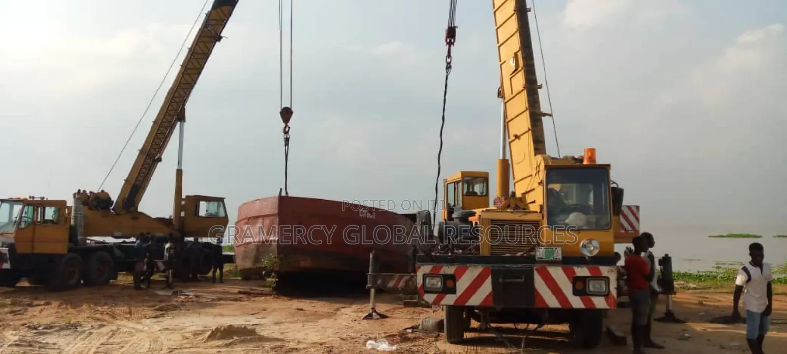 Clean Nigerian Used 60 Ton Grove Mobile Truck Crane for Sale