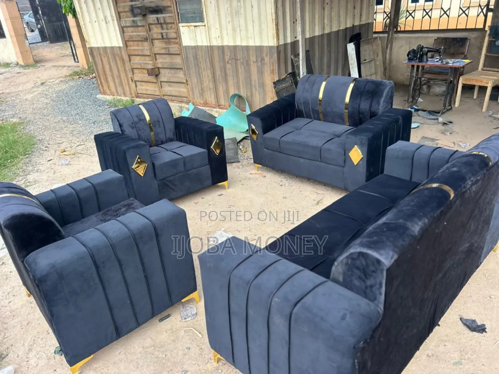 Complete Set of Sofa Made With Quality