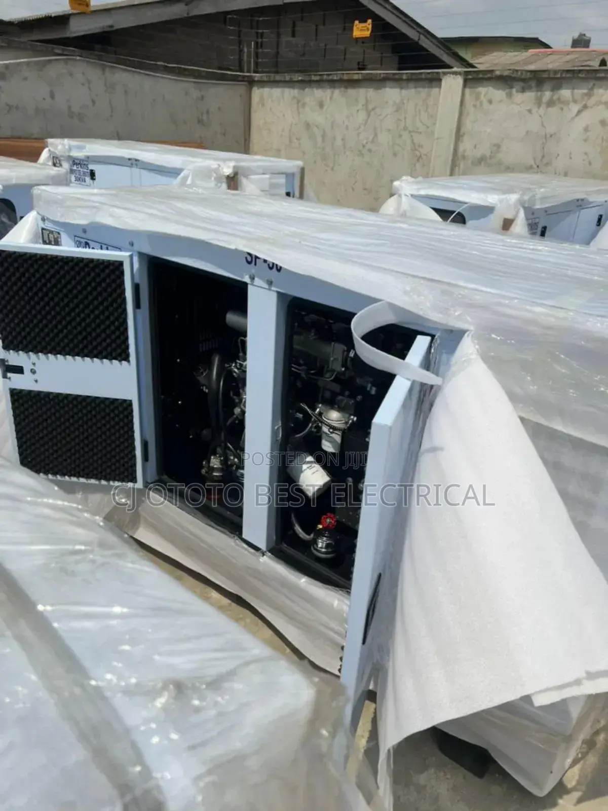 100%Copper Coil 30kva Perkins Gen Soundproof Available
