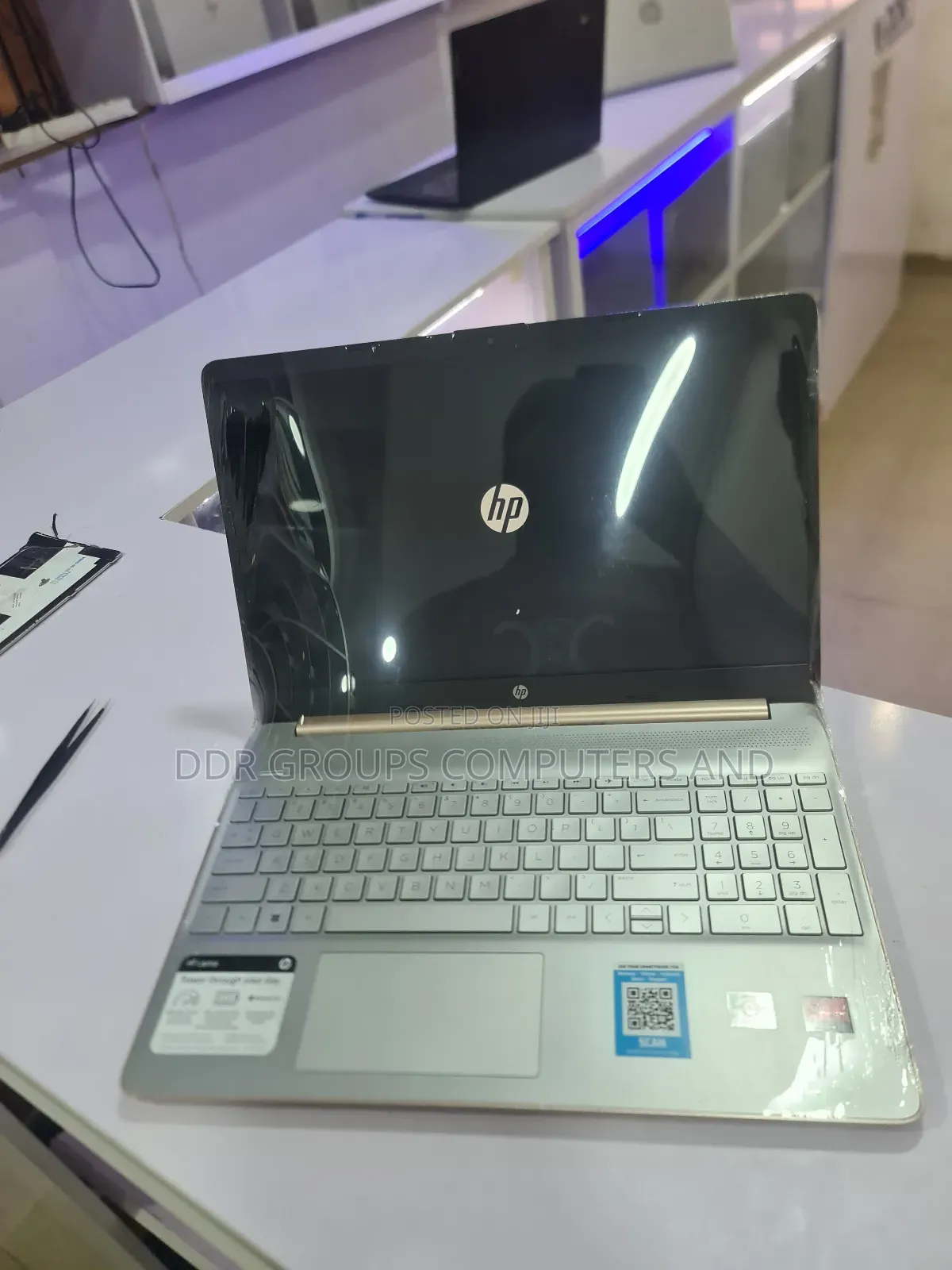 Laptop HP 14-Dq1025cl 8GB AMD A10 SSD 128GB