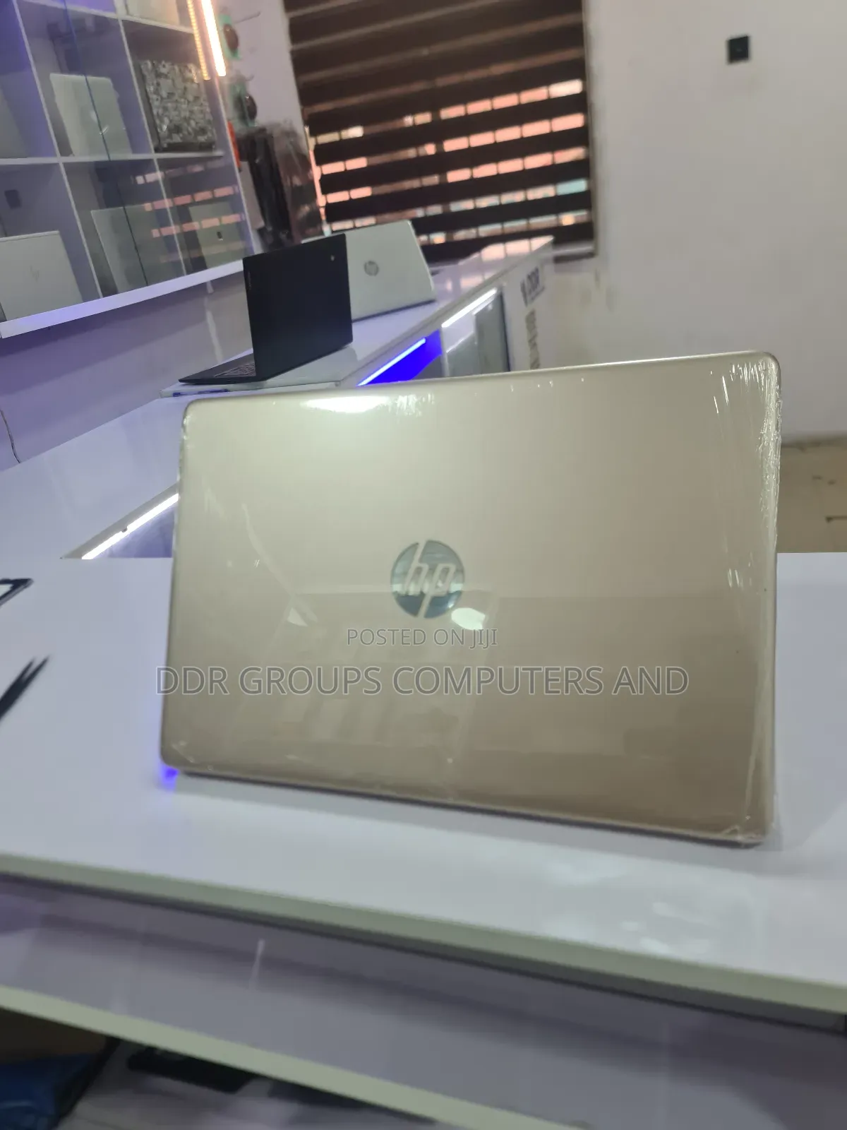 Laptop HP 14-Dq1025cl 8GB AMD A10 SSD 128GB