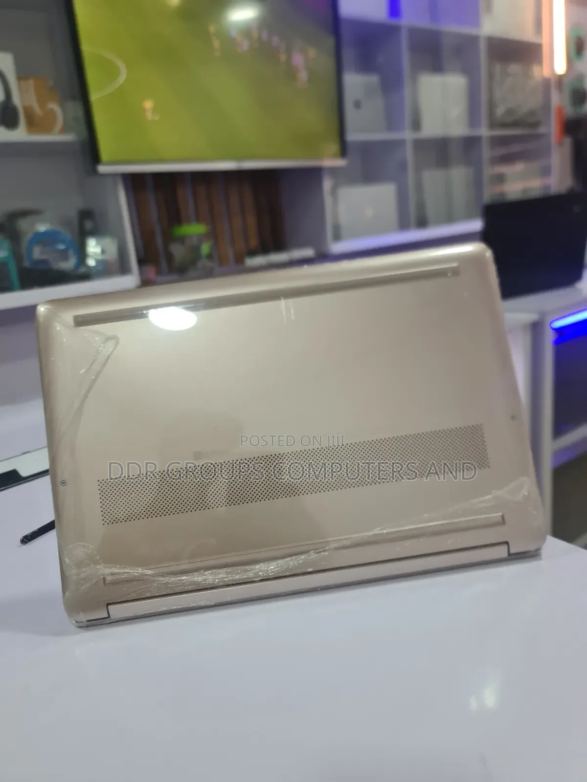 Laptop HP 14-Dq1025cl 8GB AMD A10 SSD 128GB