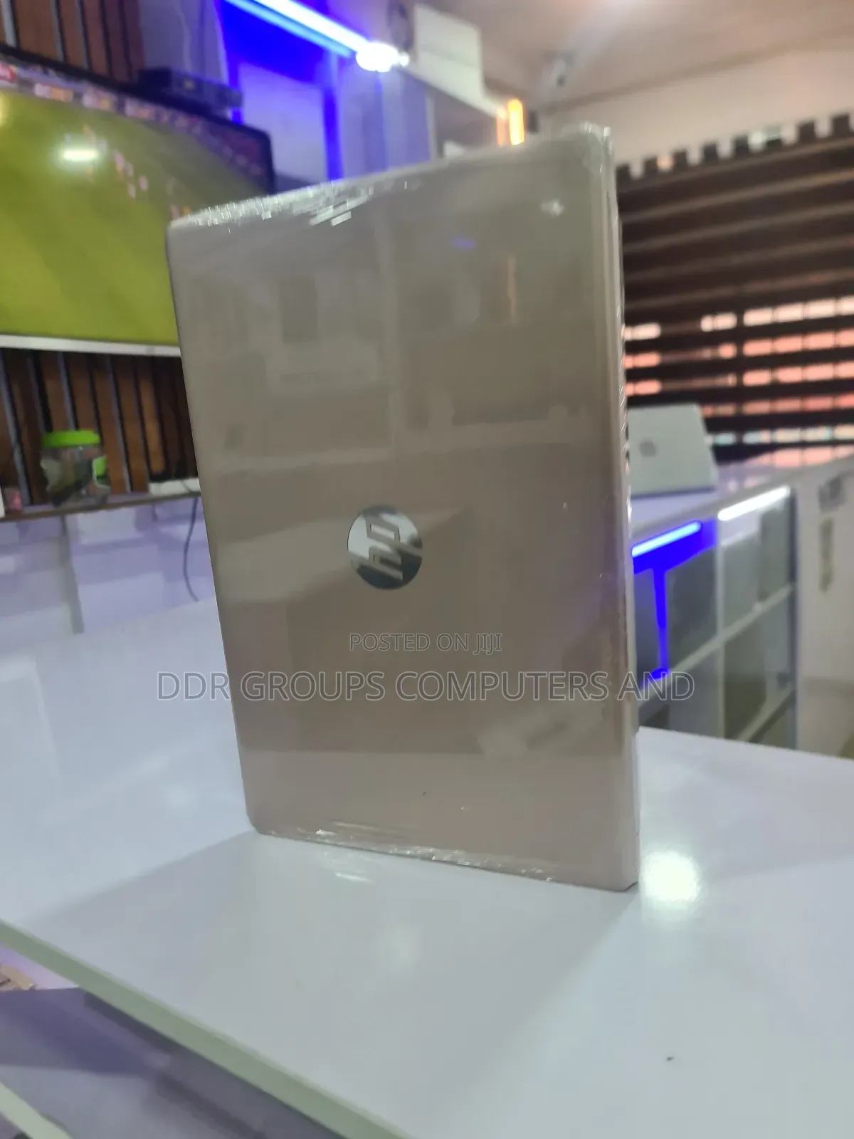 Laptop HP 14-Dq1025cl 8GB AMD A10 SSD 128GB