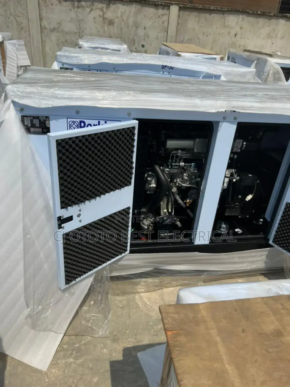 100%Coper Engine 30kva Perkins Generators Soundproof