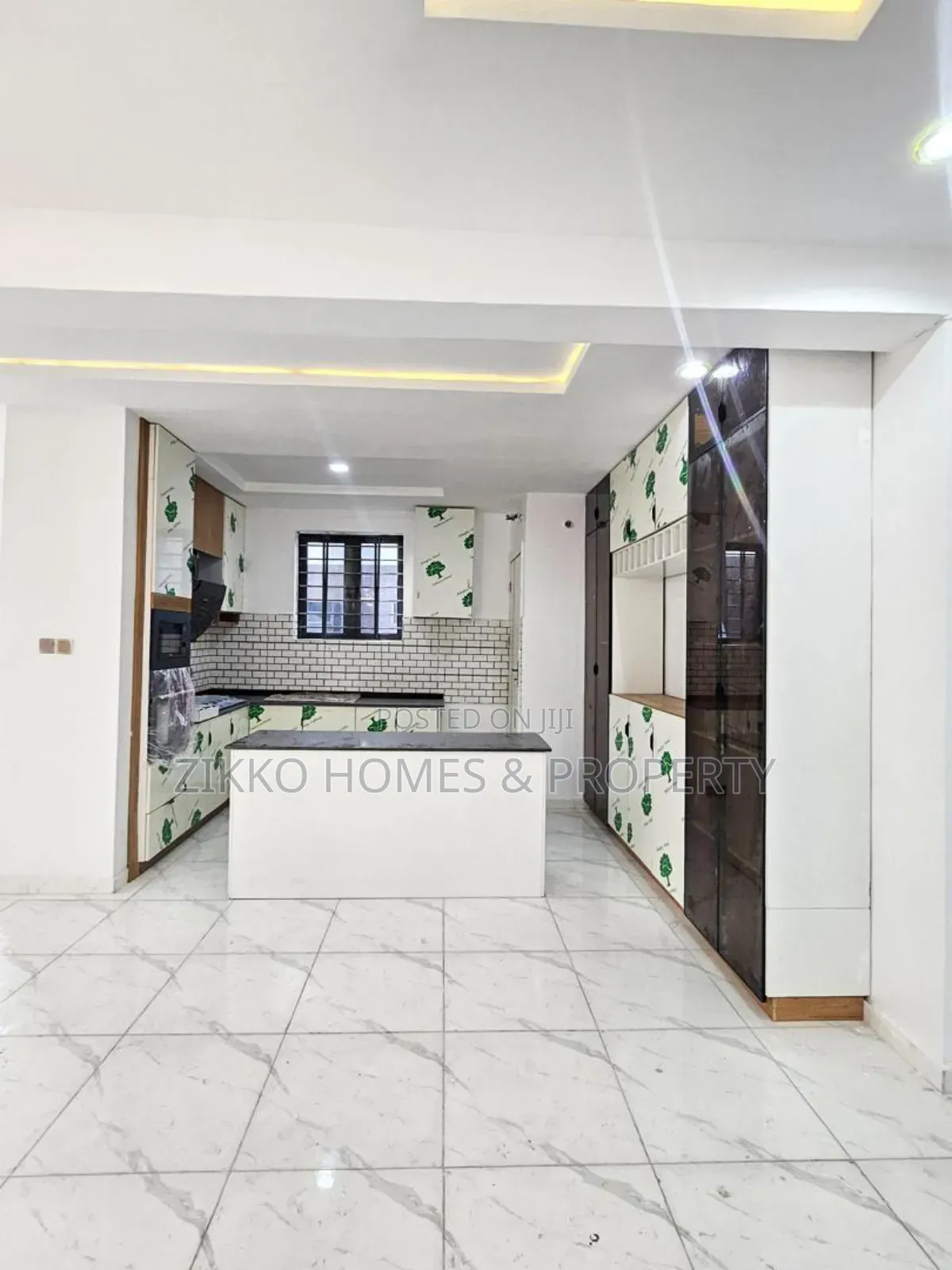 2bdrm Apartment in Ikate, Lekki Phase 1 for sale
