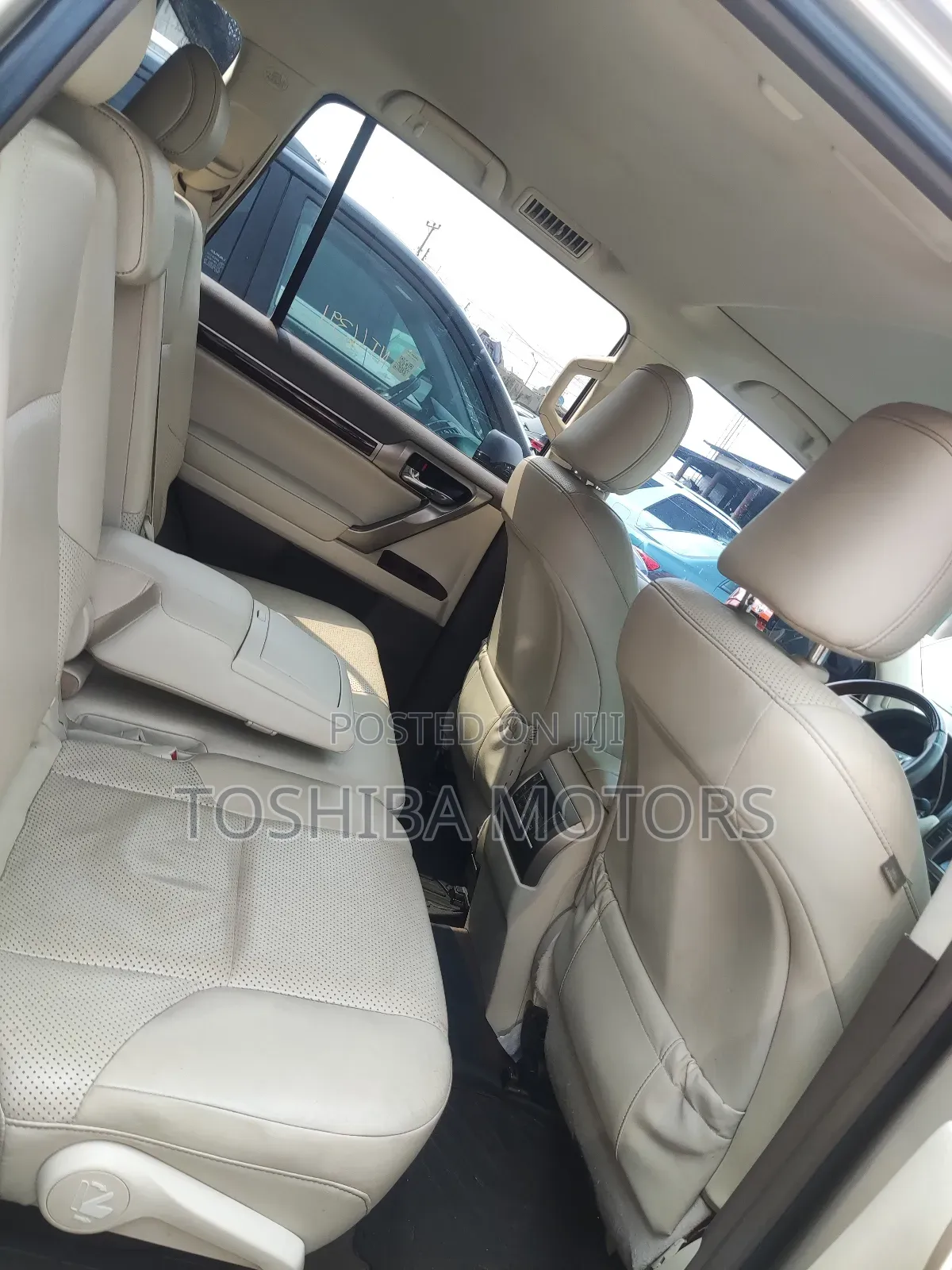 Lexus GX 460 2012 Gold