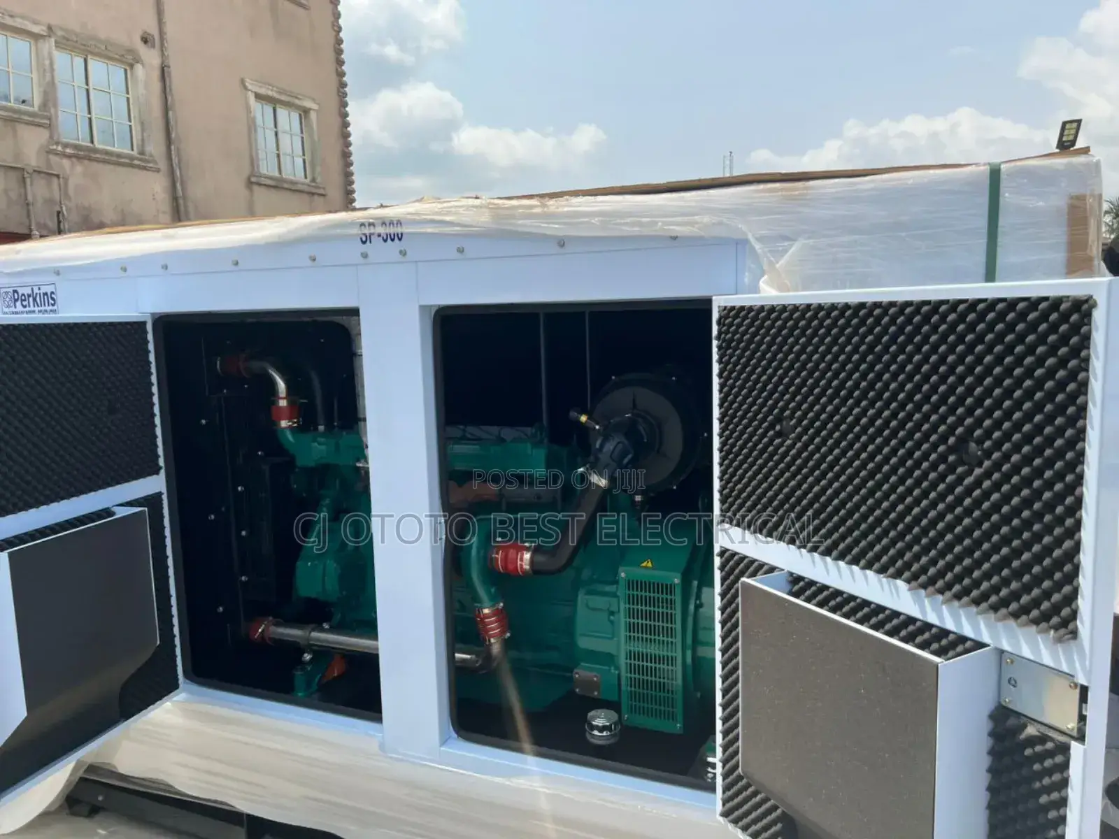 300kva Perkins Generator Soundproof 2 Years Warranty