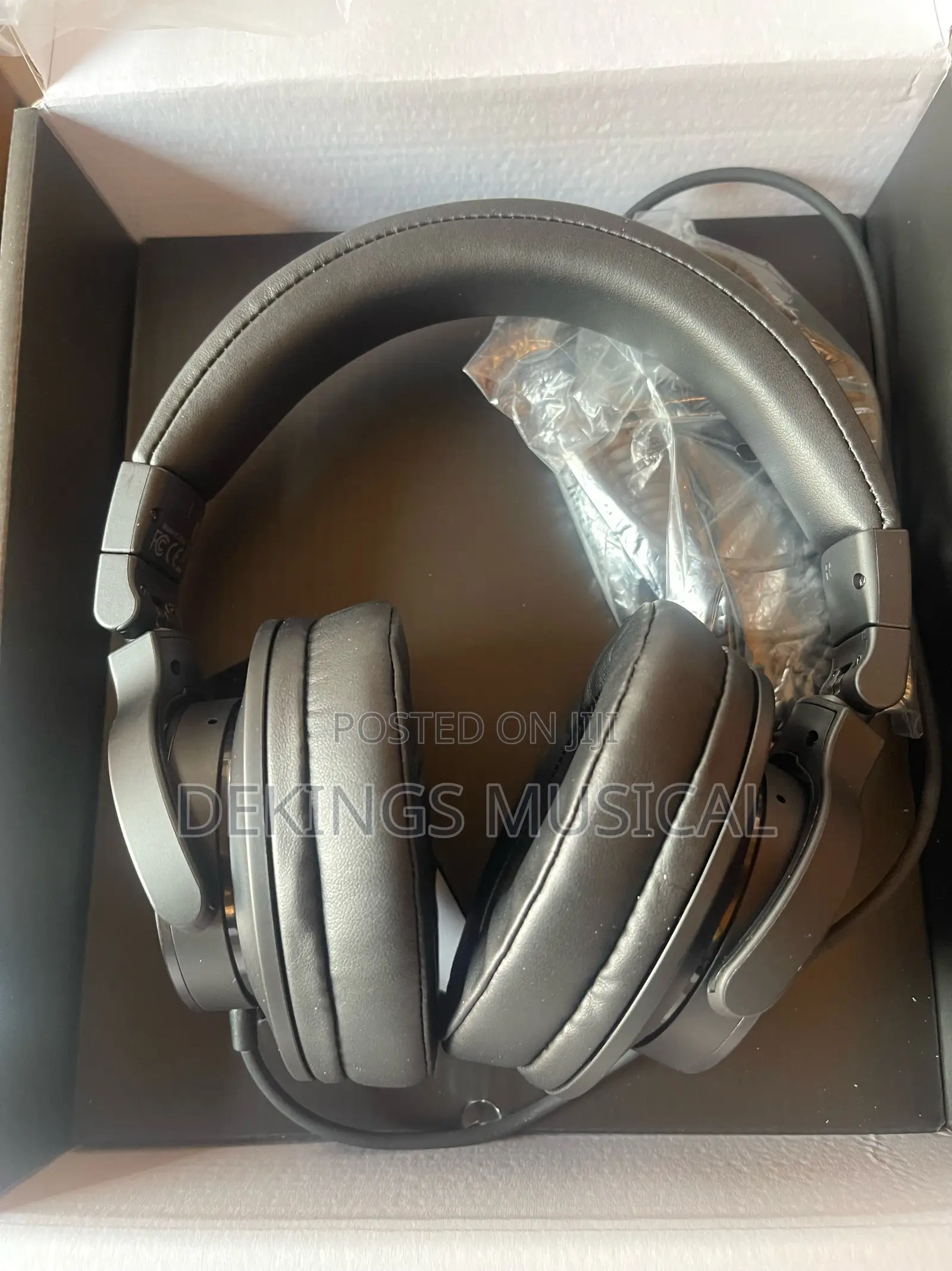 TAKSTAR PRO 70 on-Ear Studio DJ Headphones
