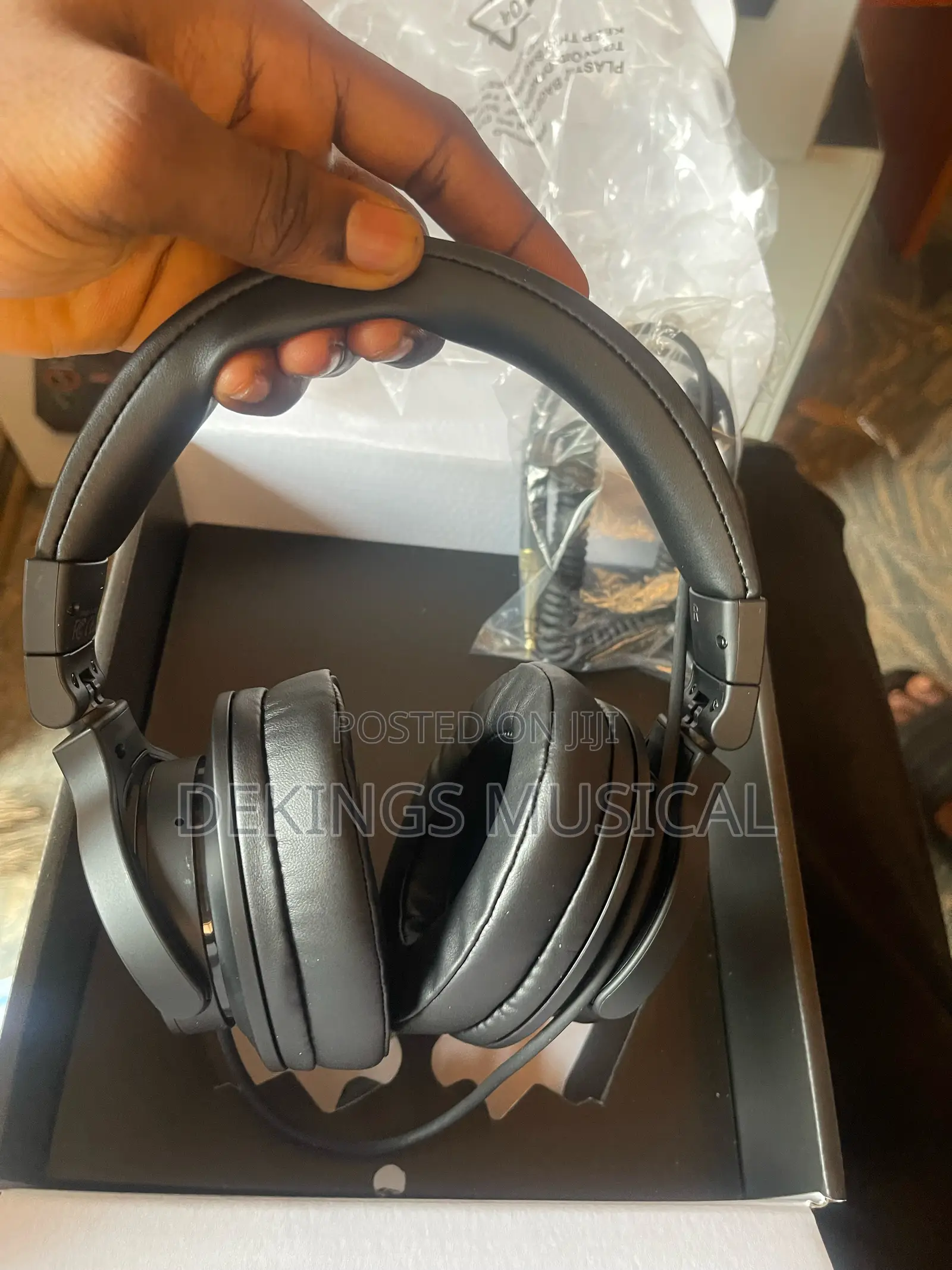 TAKSTAR PRO 70 on-Ear Studio DJ Headphones