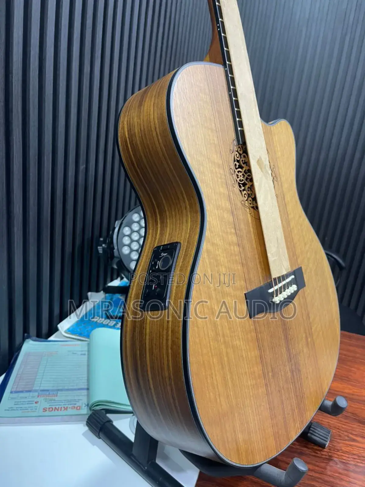 Smiger LG-09 Semi Acoustic Guitar