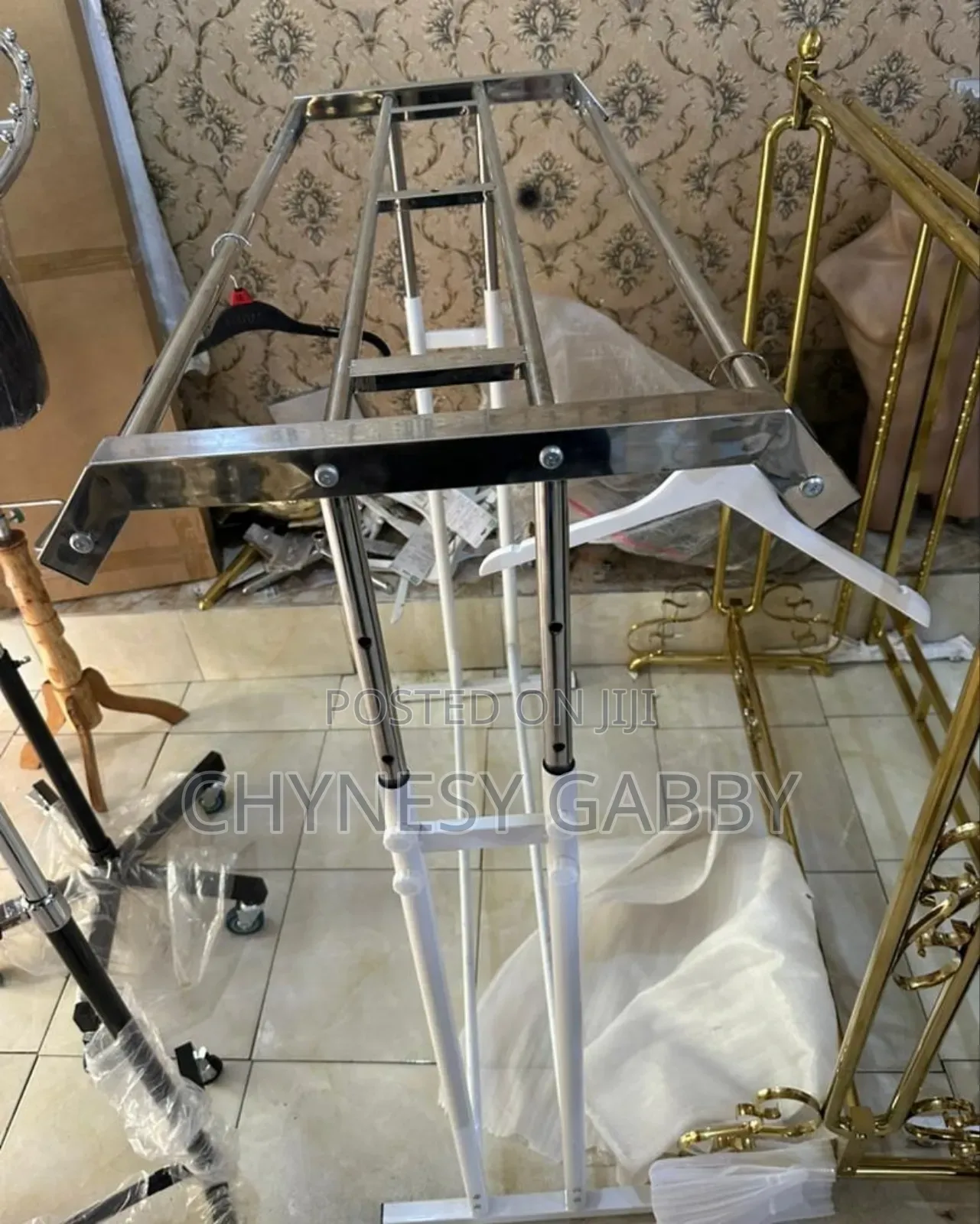 Double Standing Hanger