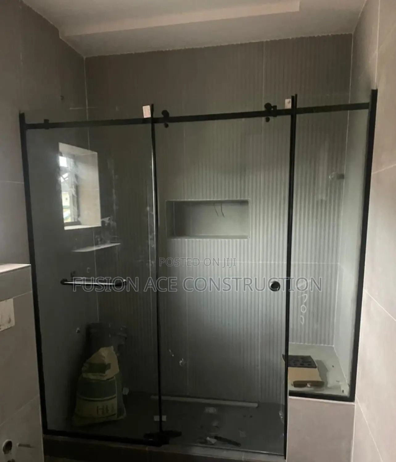 Toilet Frameless Glass Door and Cubicle