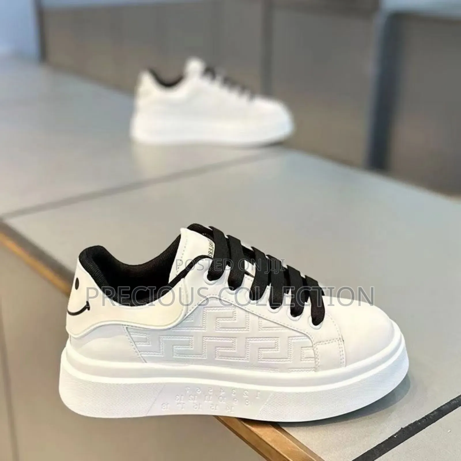 Unisex Pure White Fashion Lace Up Sneakers