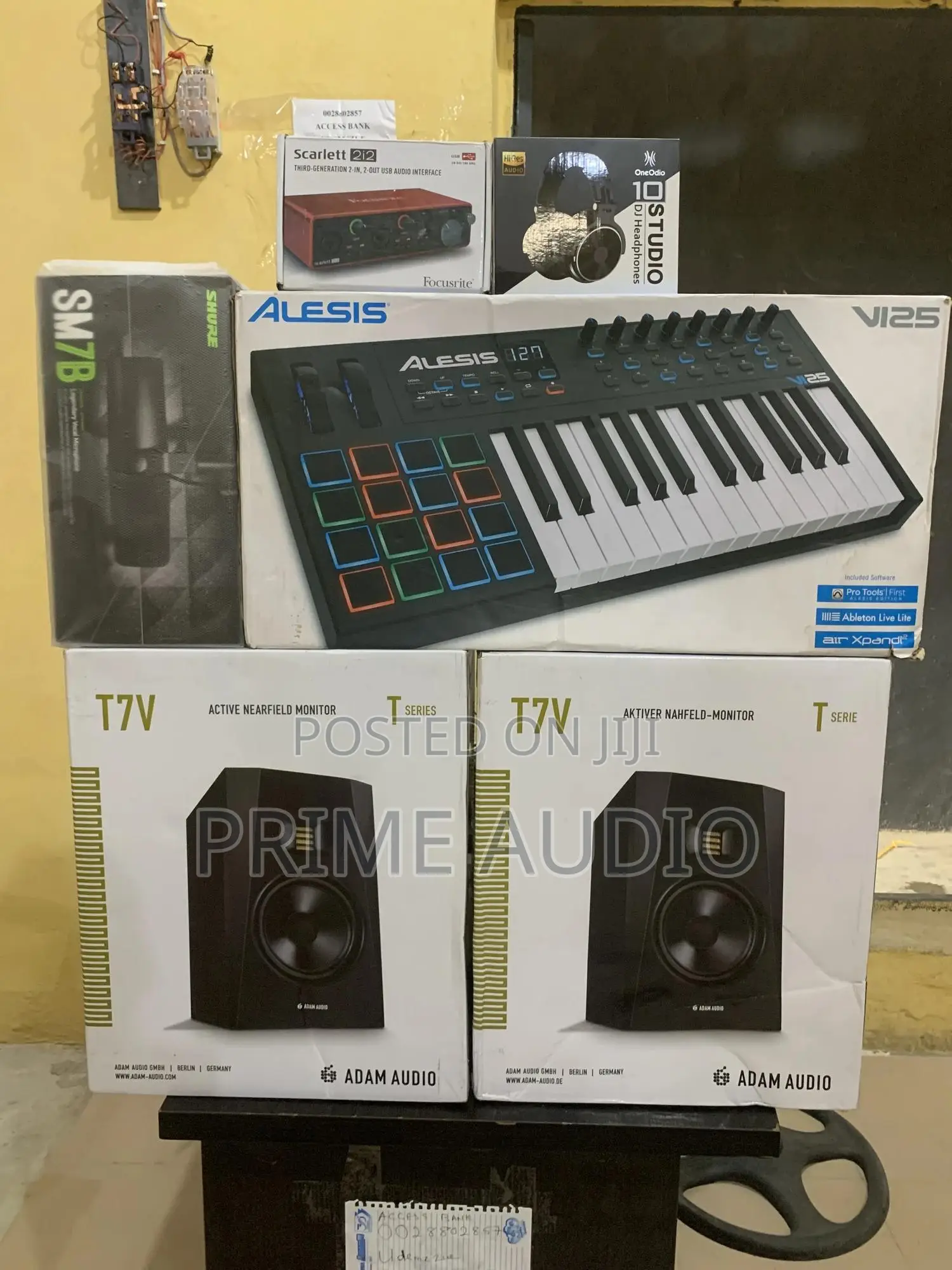 Premium Studio Bundle (Adam Audio,Focusrite 2i2,Shure Sm7b)