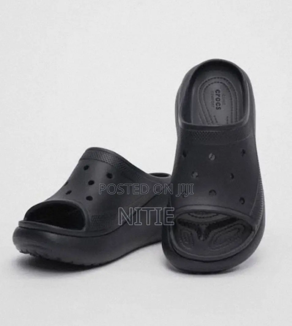 Quality Black Crocs Classic Wedge Slides