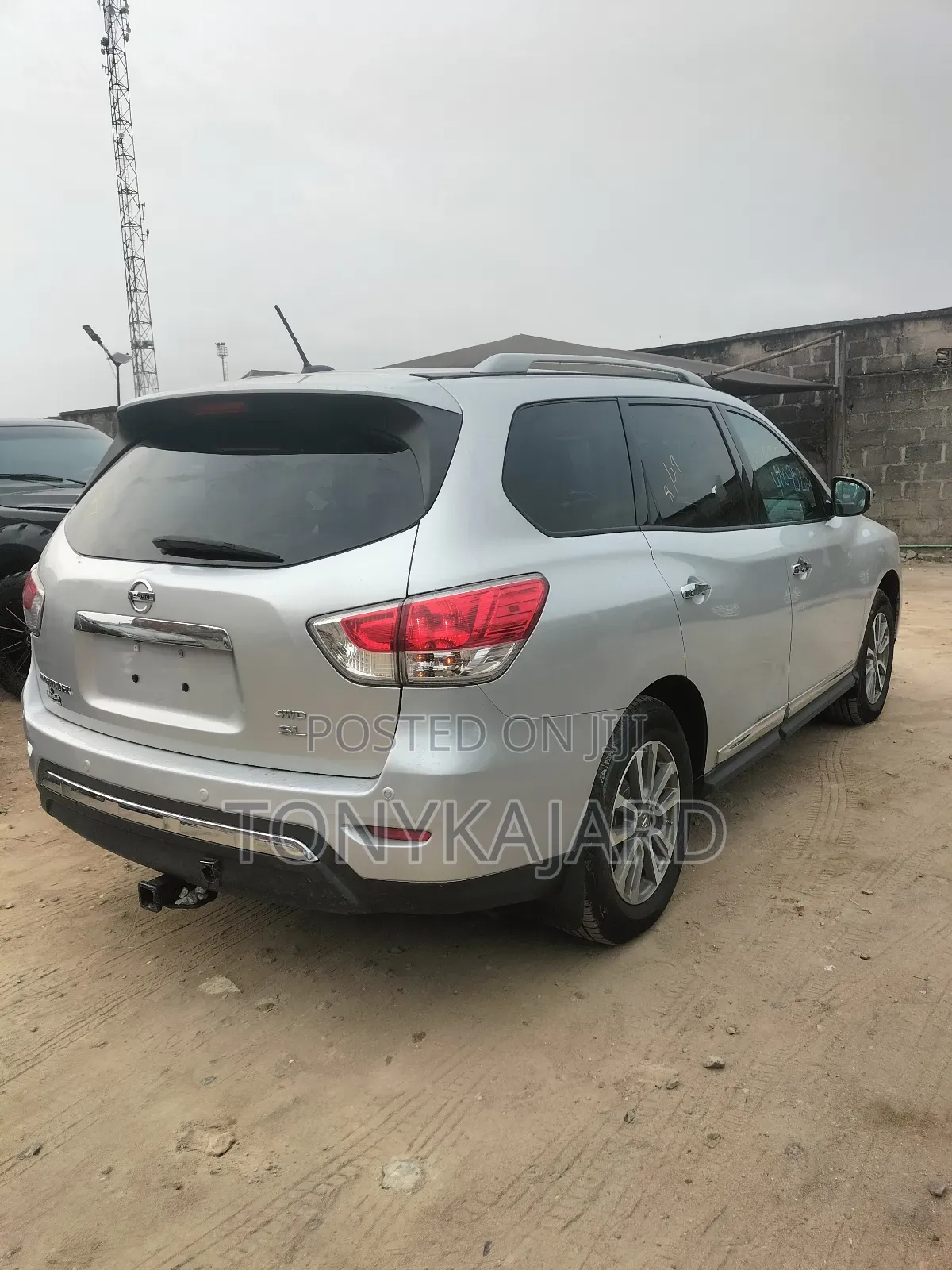 Nissan Pathfinder Platinum 4dr SUV (3.5L 6cyl CVT) 2014 Silver