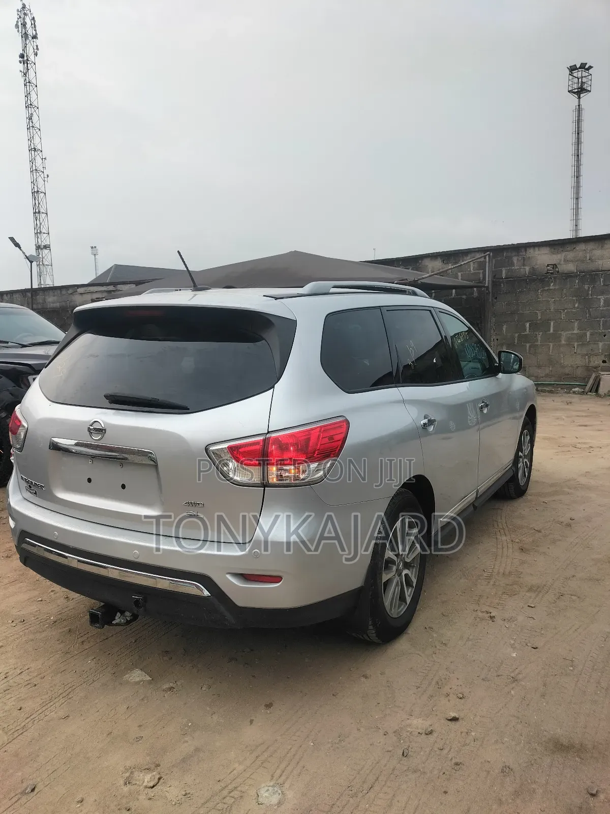 Nissan Pathfinder Platinum 4dr SUV (3.5L 6cyl CVT) 2014 Silver