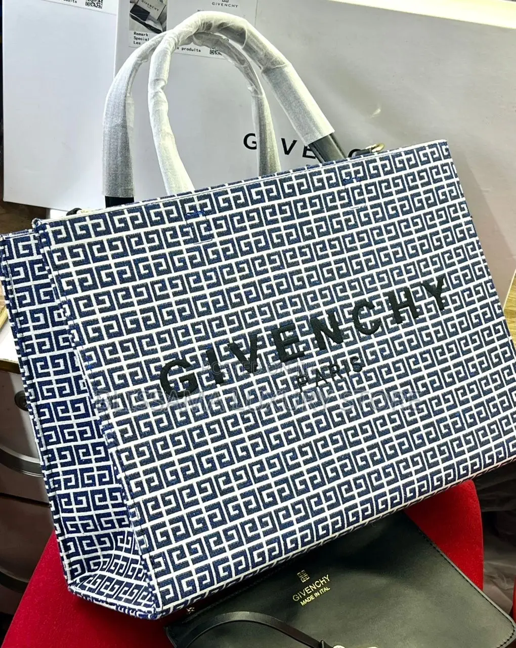 Luxury Givenchy Female Hand Bags