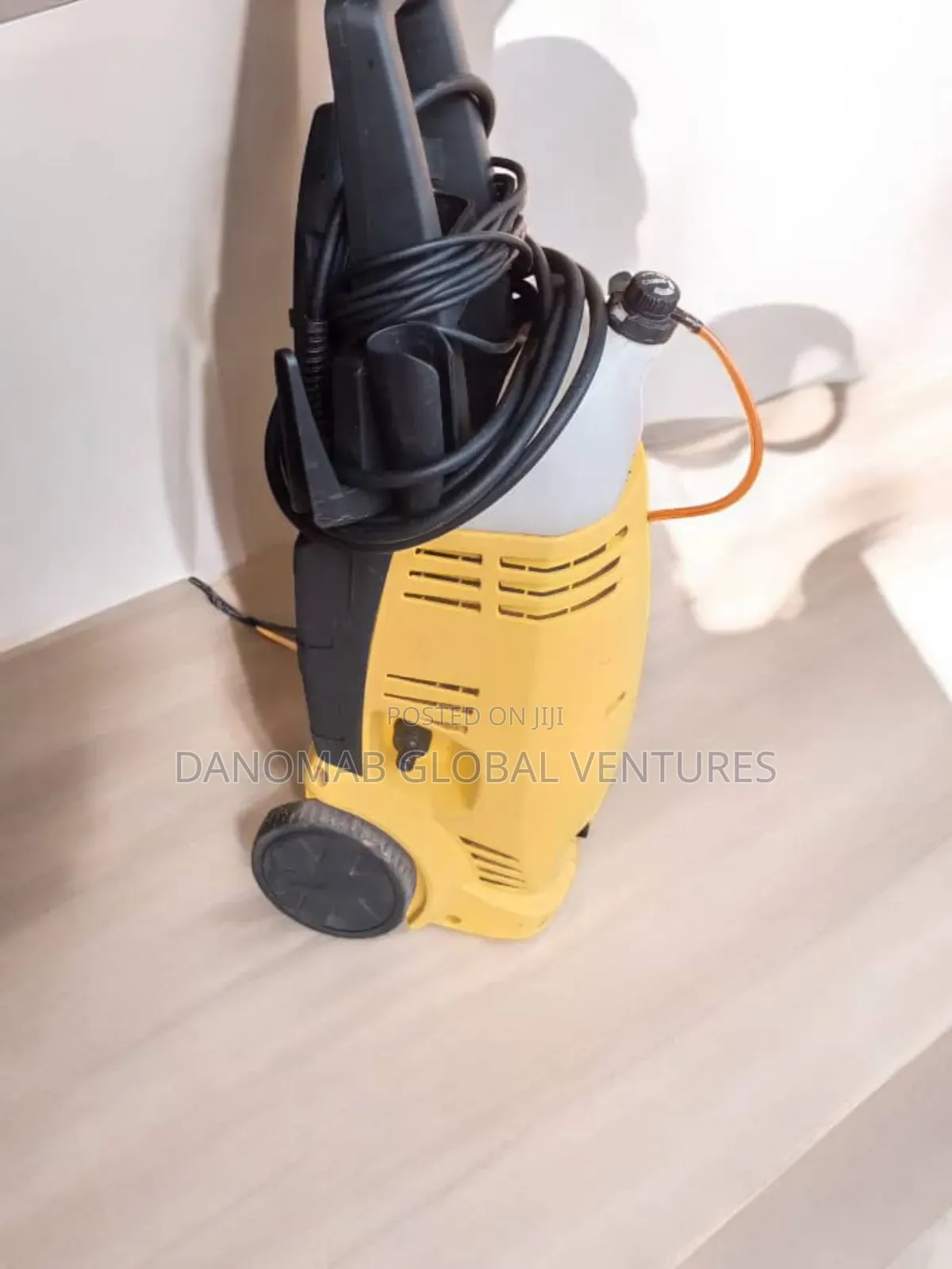 Karcher .86 Exotic High Pressure Washer With Soap Tank