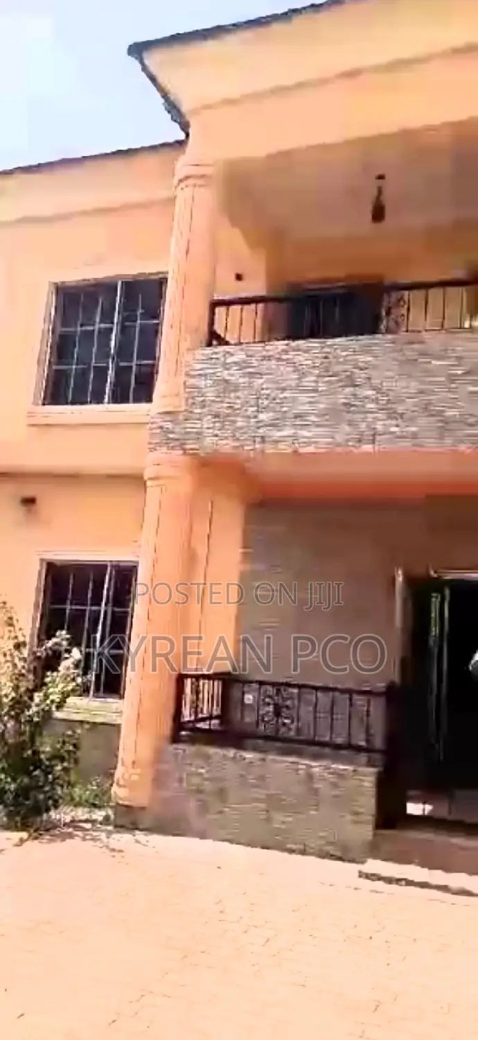 5bdrm Duplex in Brooks Estate, Isheri North for sale