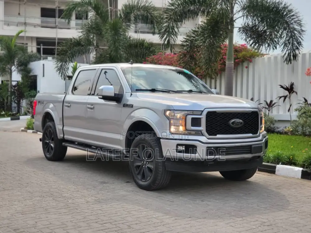 Ford F-150 Lariat 4x4 SuperCrew Cab Styleside 5.5 ft. box 145 in. WB