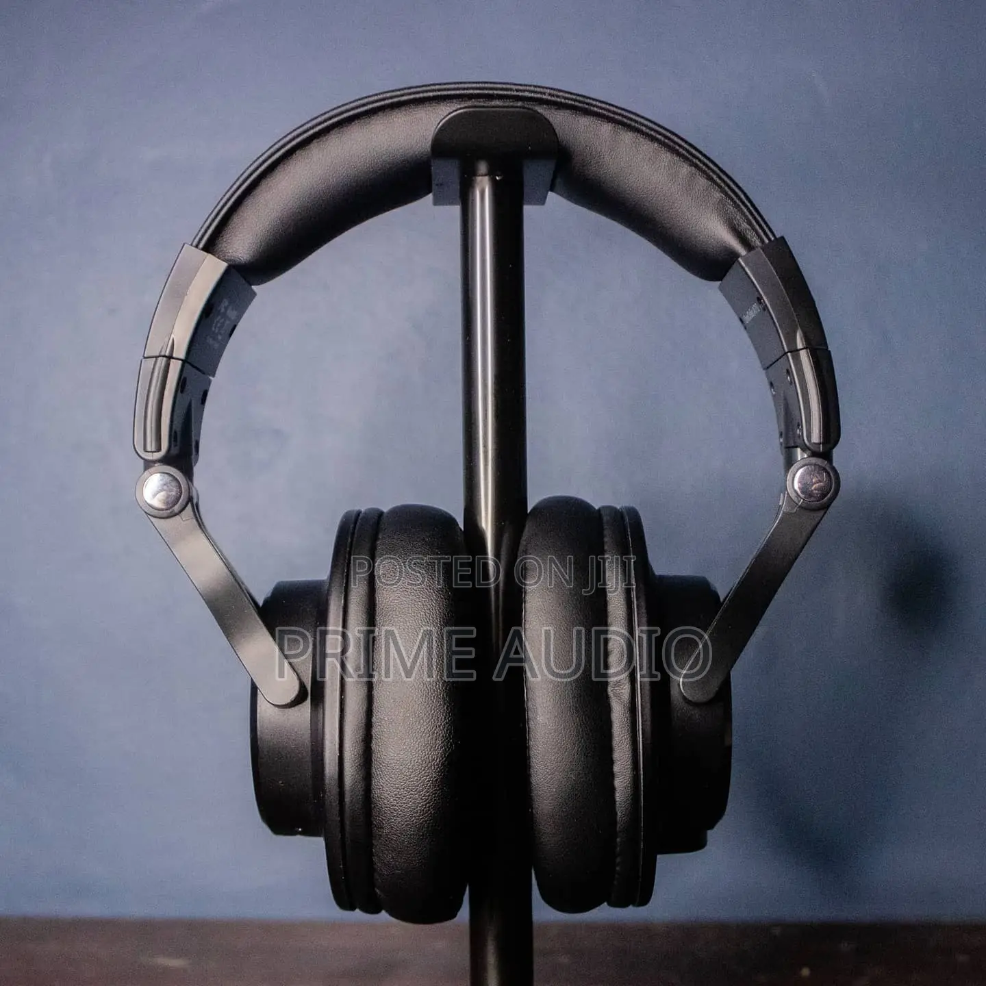 One Odio A70 Wireless Headpone for Studio Sound Monitoring