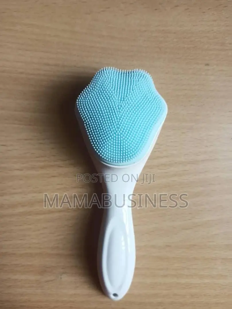 Soft Facial Cleansing Brush