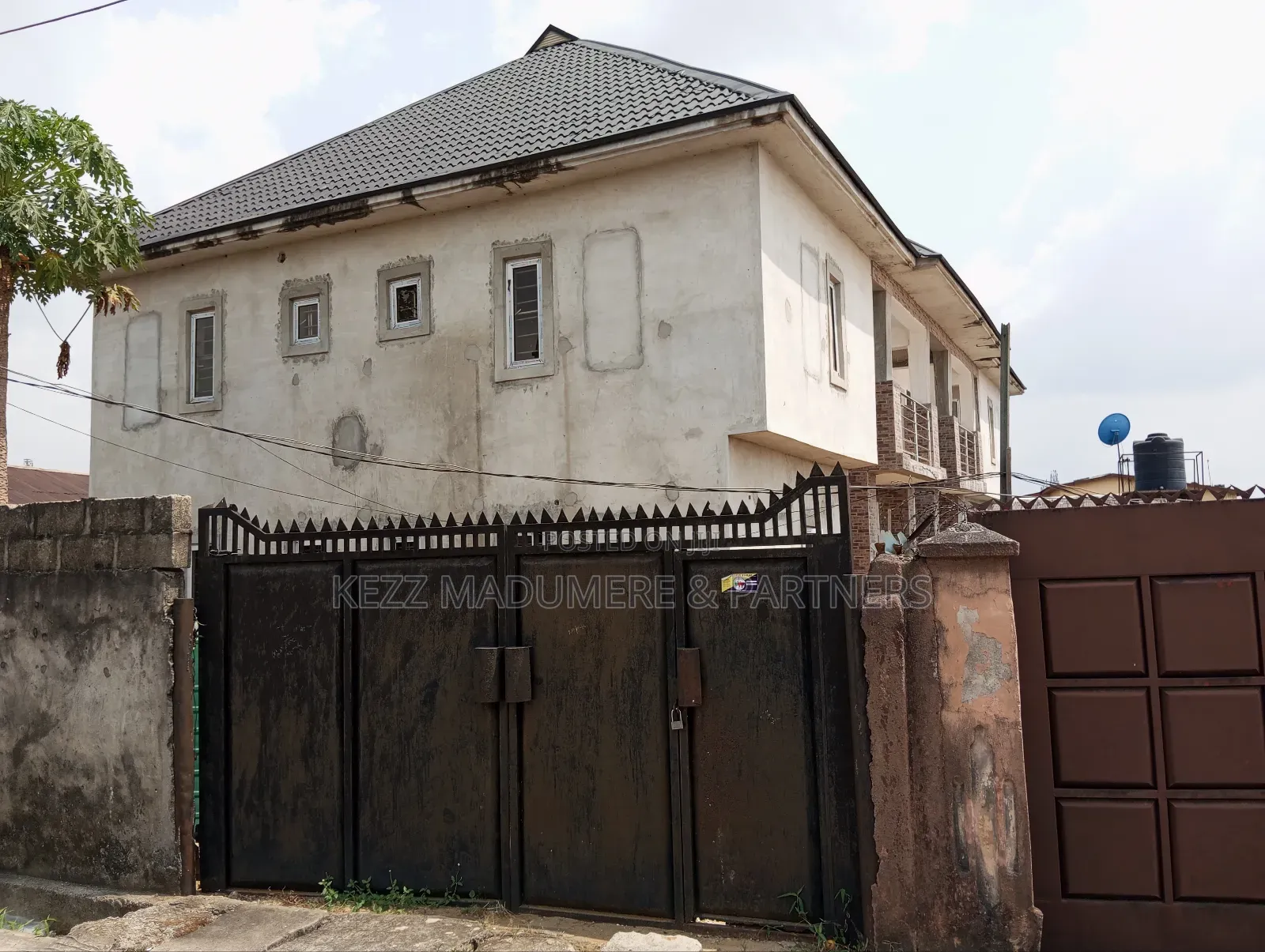 4bdrm Block of Flats in Orazi Near, New Gra, Port-Harcourt for rent