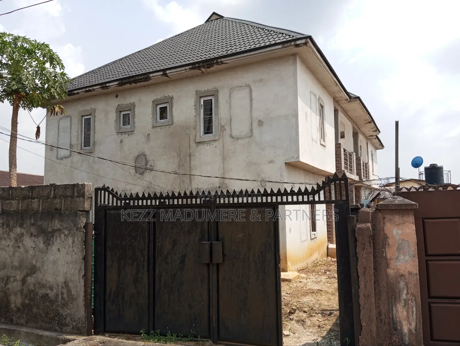 4bdrm Block of Flats in Orazi Near, New Gra, Port-Harcourt for rent
