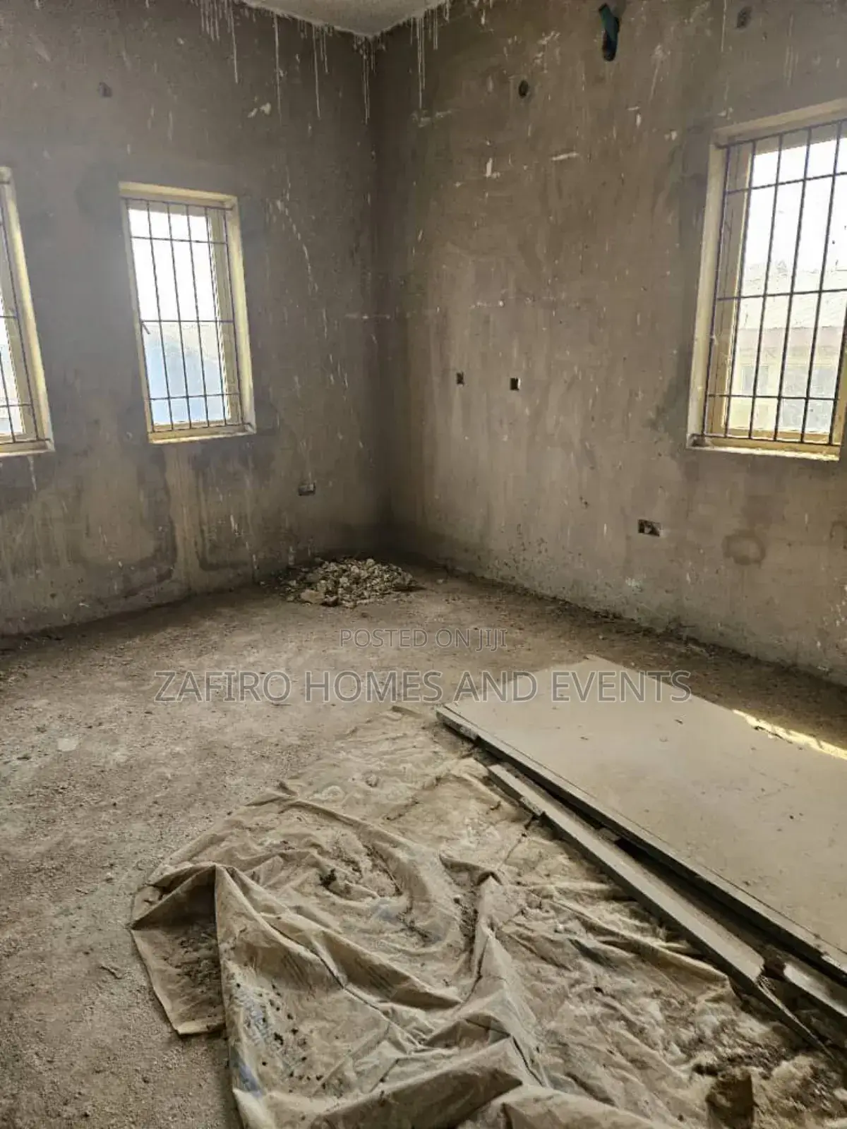 3bdrm Duplex in Loyola College Old for sale