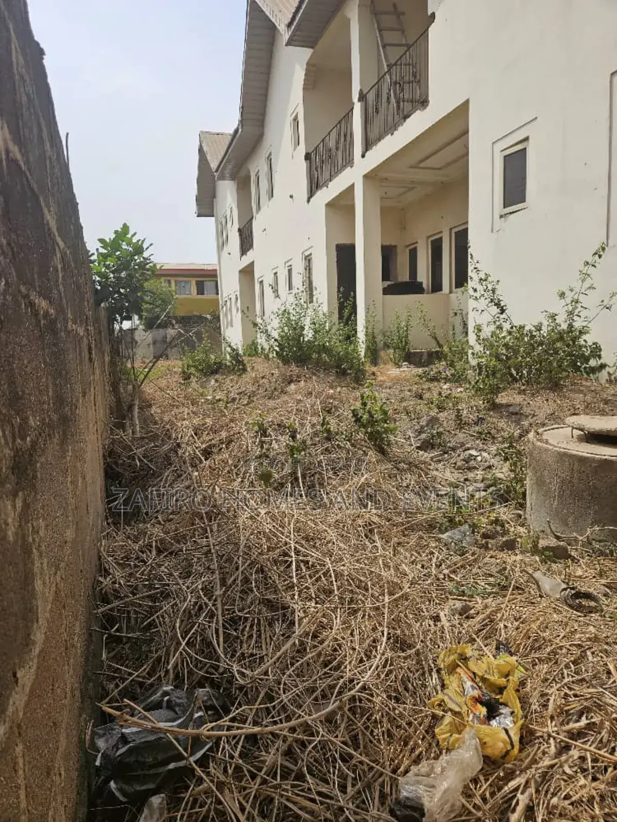3bdrm Duplex in Loyola College Old for sale