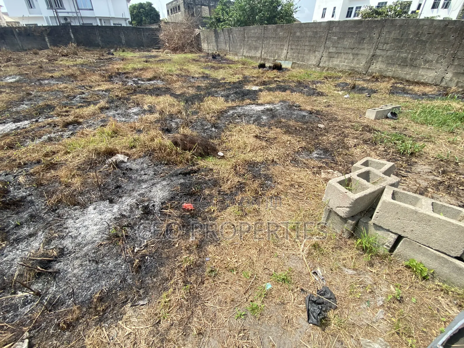 1000 Sqm( C of O) at Off Admiralty Road Lekki Phase1