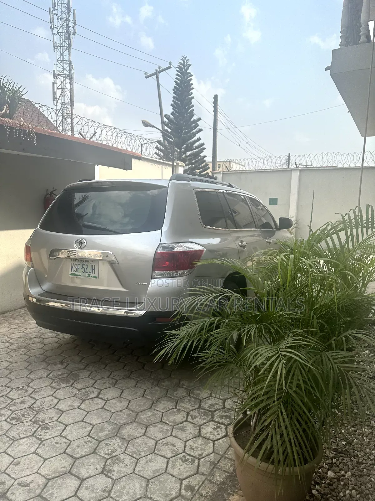 SUV for Rent - Highlander