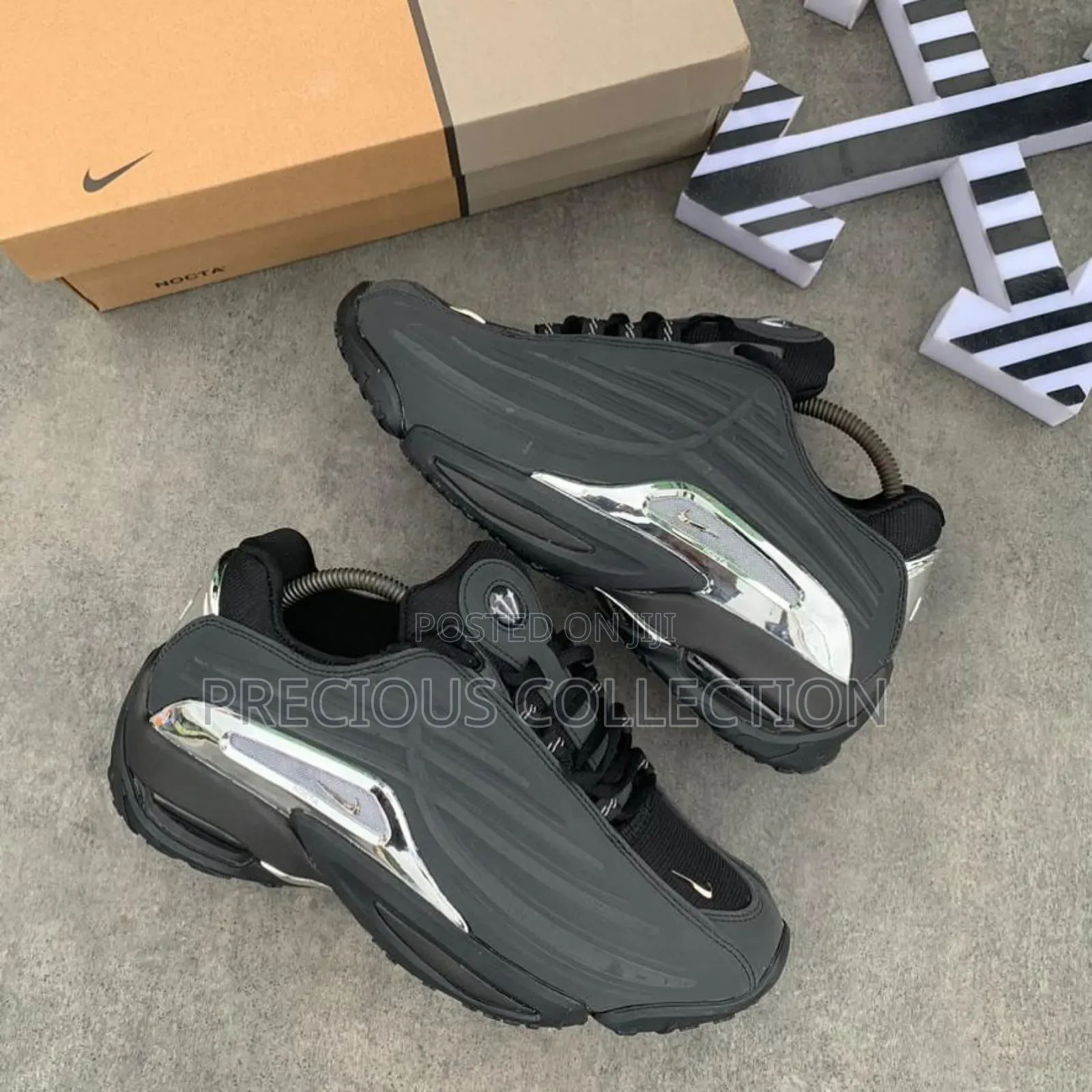 Unisex Nike Lux Sneakers