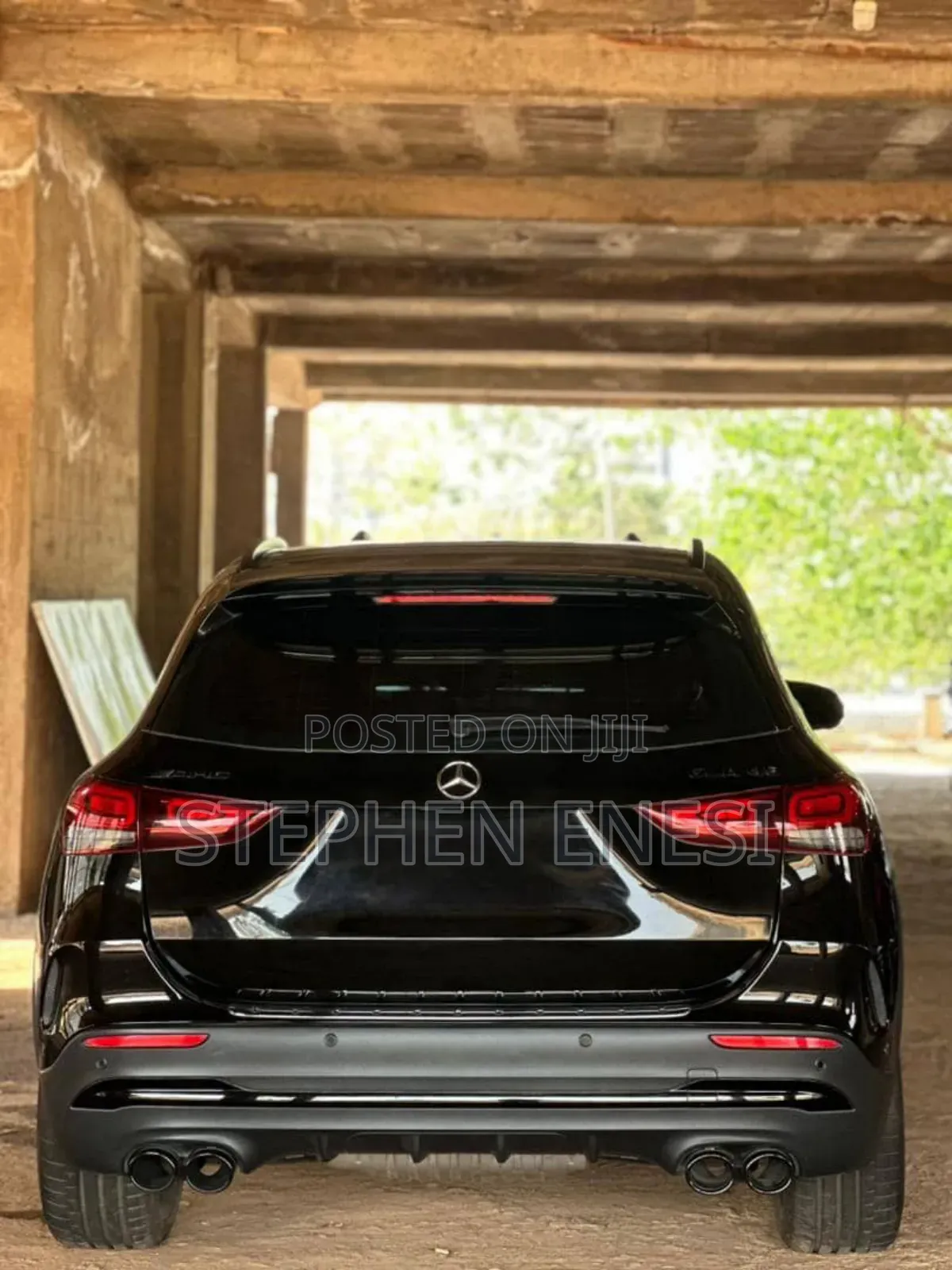 Mercedes-Benz 1113 2022 Black