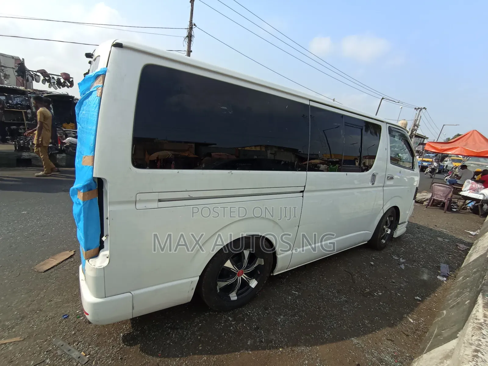 Toyota HiAce 2012 White
