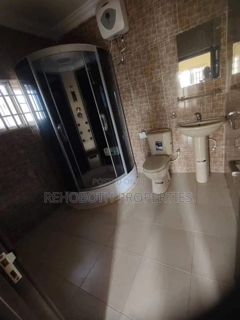5bdrm Duplex in Ikolaba, Ibadan for rent