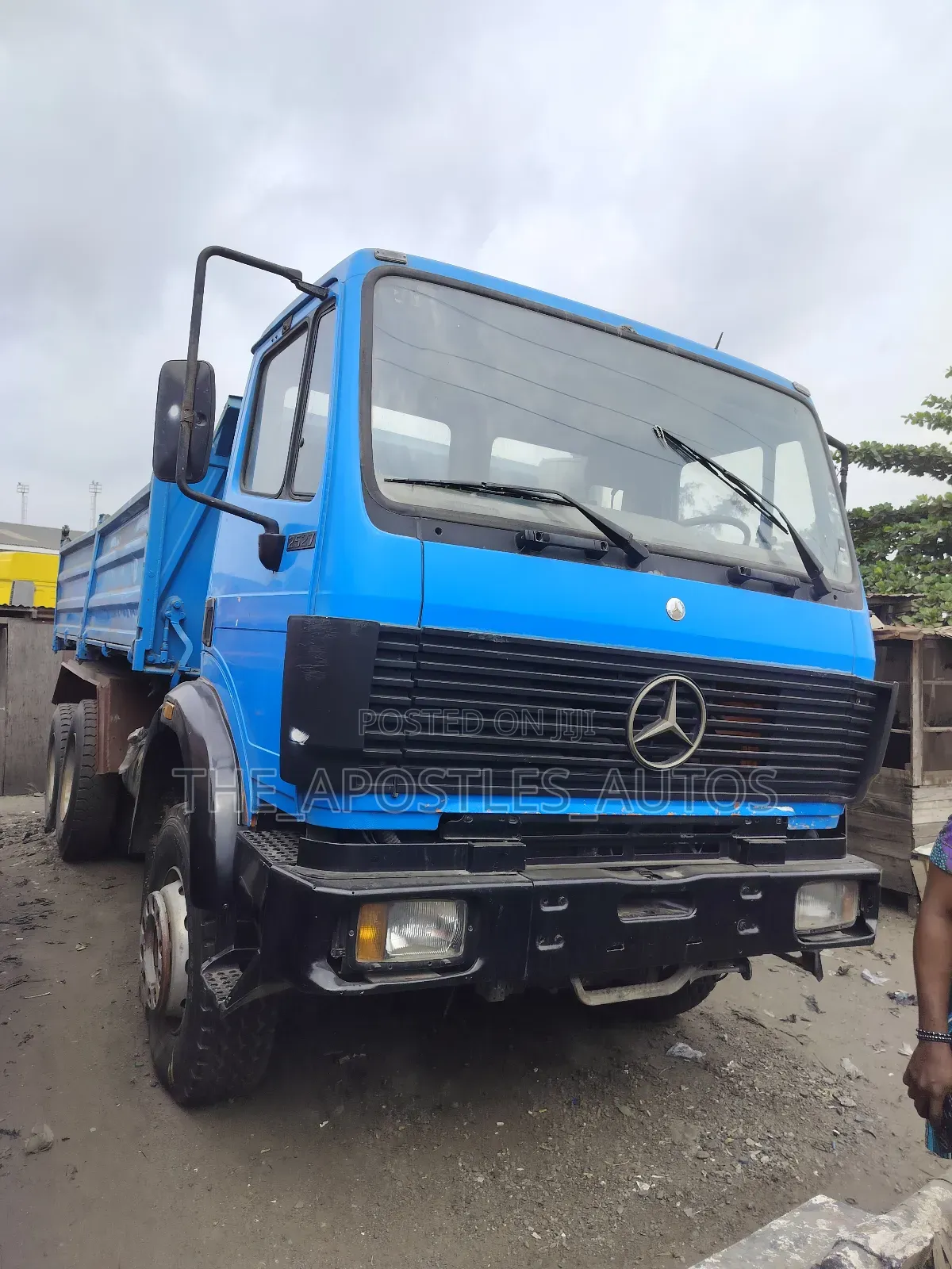 Mercedes Benz Tipper 2527 Ten Tyres