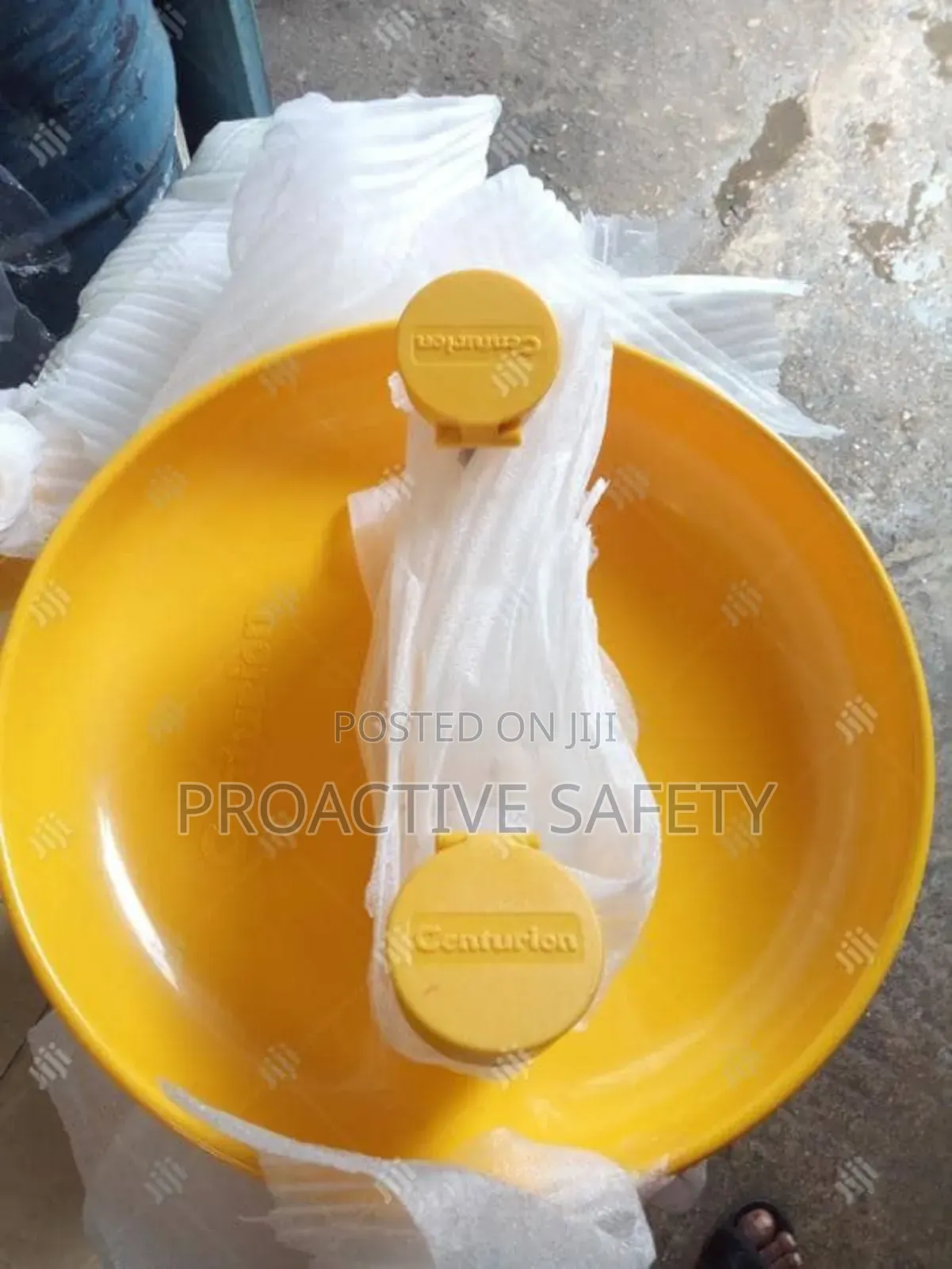 Wall Mounted Yellowl Eye Wash