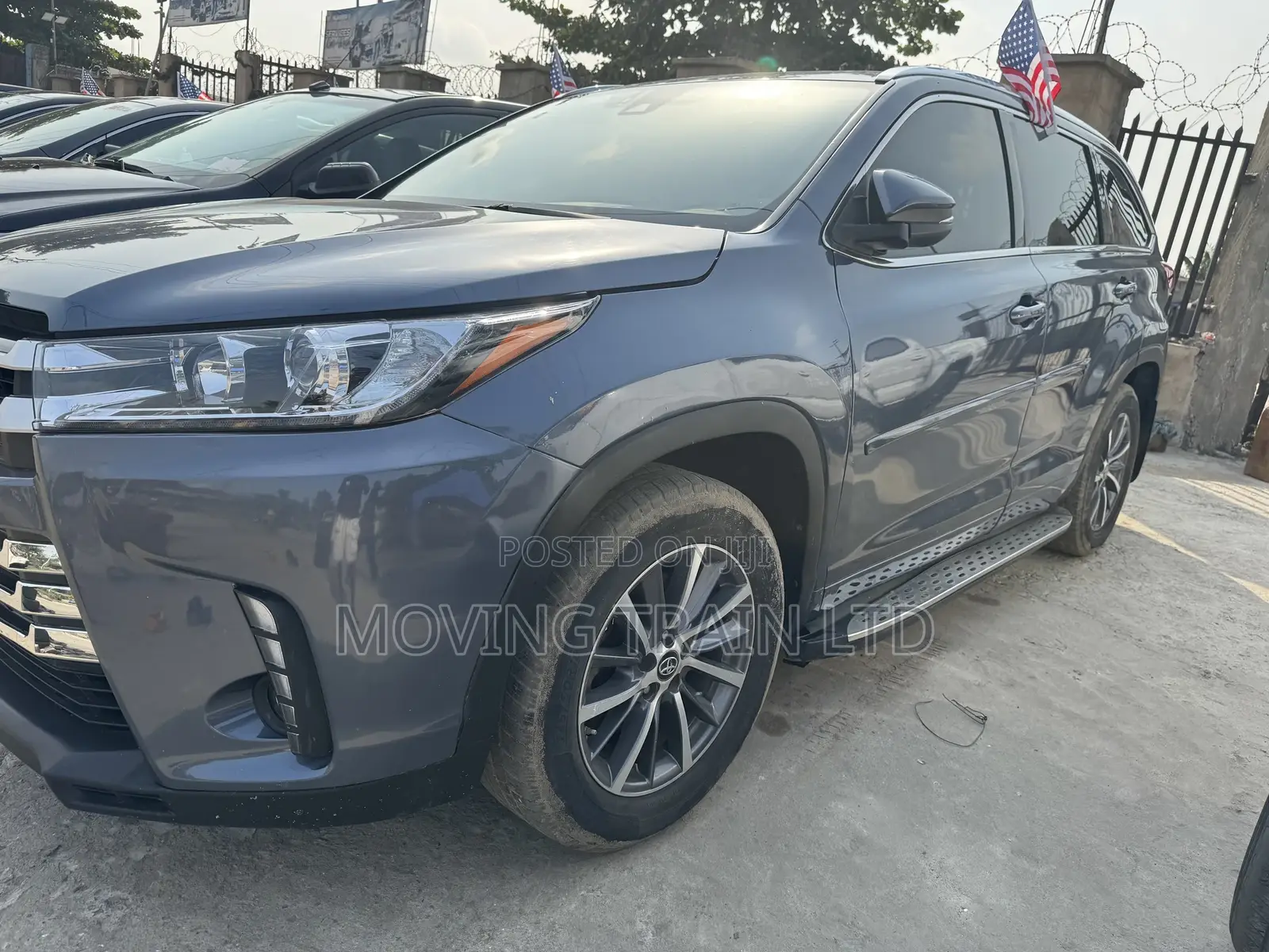 Toyota Highlander XLE 4x2 V6 (3.5L 6cyl 8A) 2018 Blue