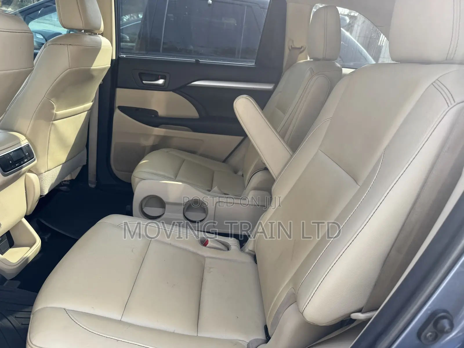Toyota Highlander XLE 4x2 V6 (3.5L 6cyl 8A) 2018 Blue