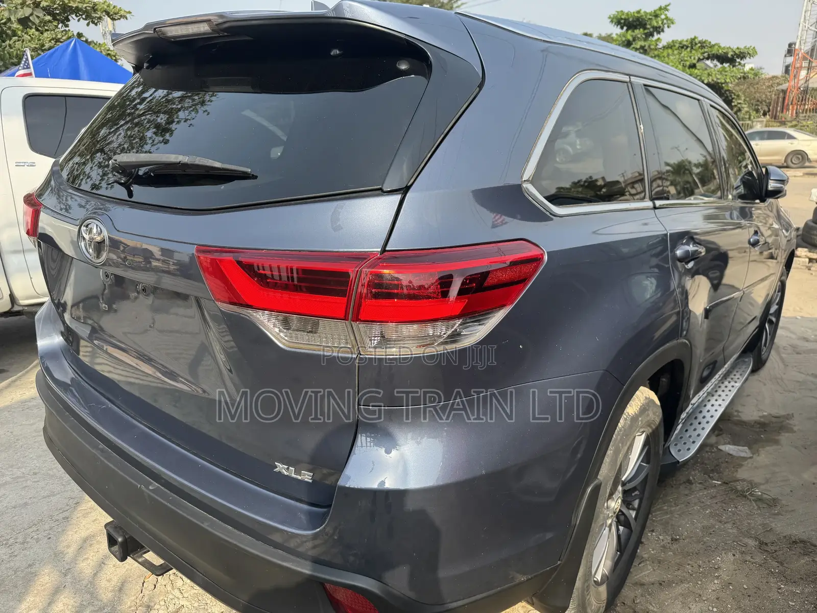 Toyota Highlander XLE 4x2 V6 (3.5L 6cyl 8A) 2018 Blue