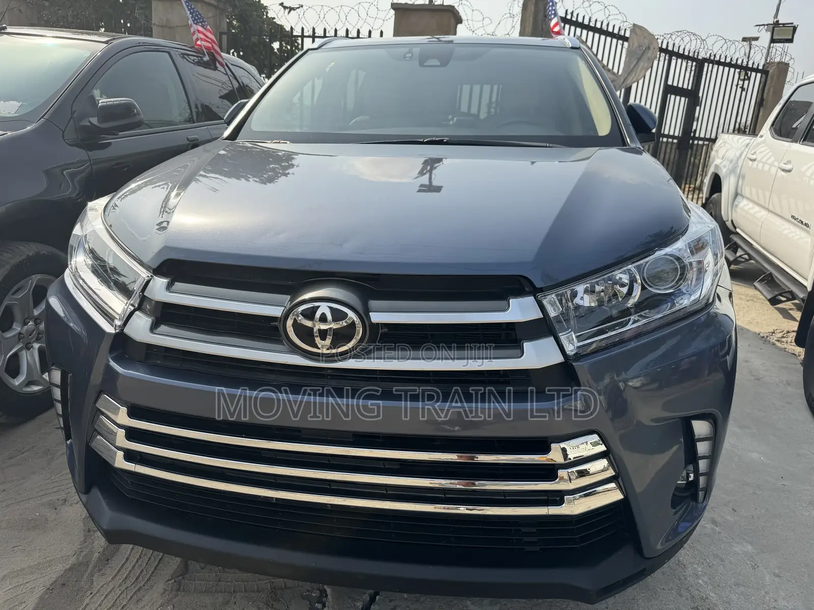 Toyota Highlander XLE 4x2 V6 (3.5L 6cyl 8A) 2018 Blue
